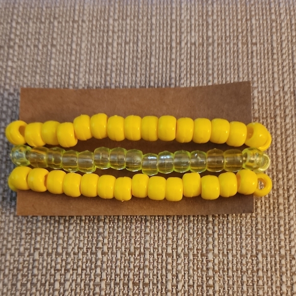 Yellow Beaded Bracelet Set - Picture 1 of 3